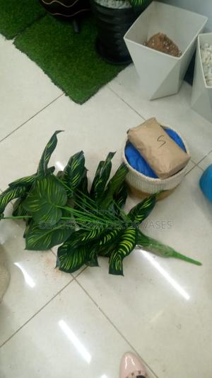 Basket, Plastic Plant and Pebble Stones - thumbnail 2