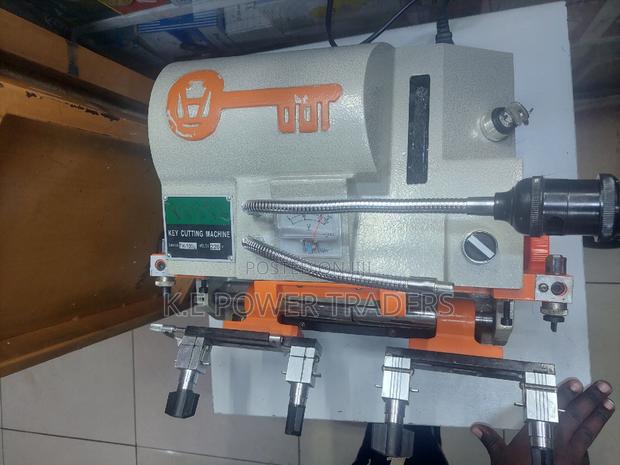 Heavy Duty Key Cutting Machine