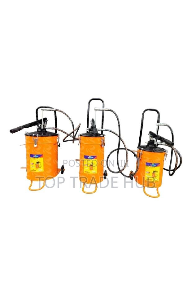 Grease Buckets With Wheels
