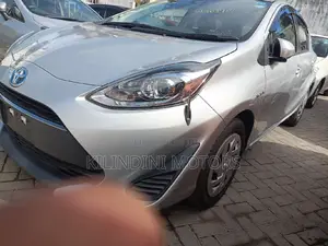 Toyota Aqua 2017 Silver