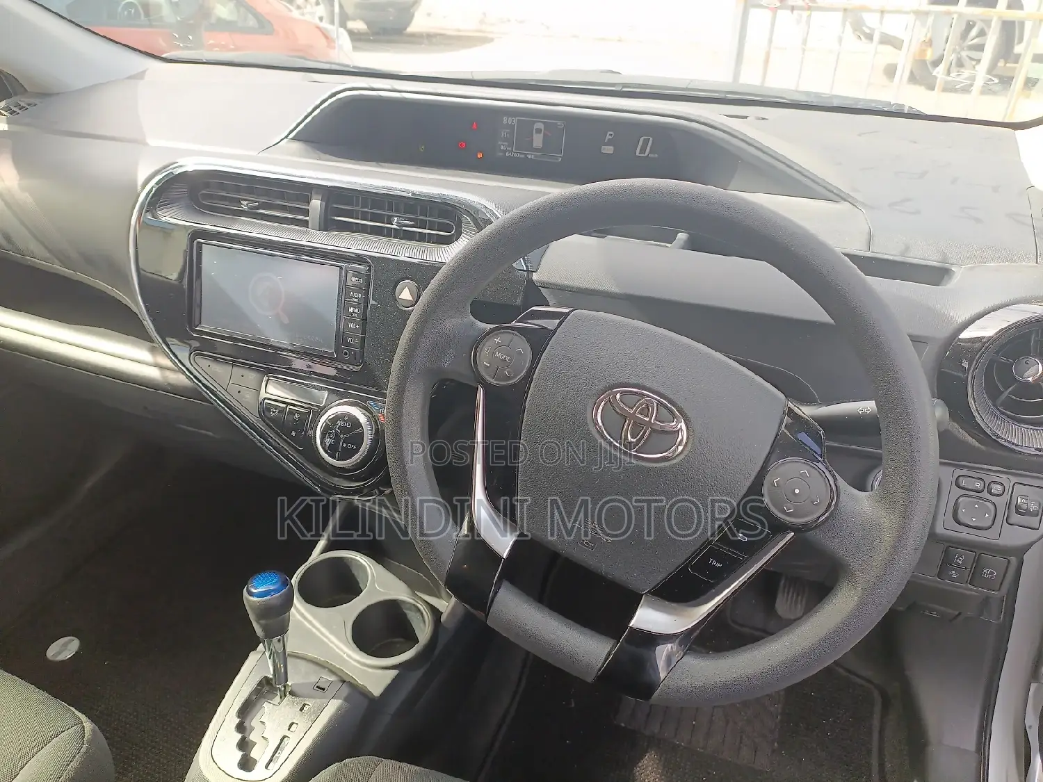 Toyota Aqua 2017 Silver