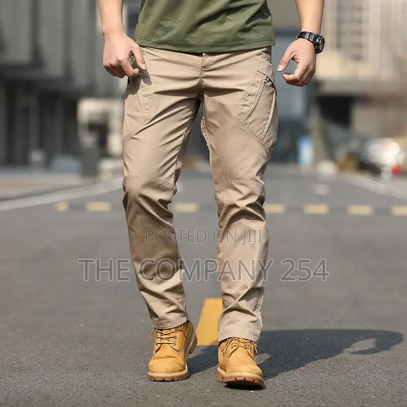 Colors 
Khaki 
Dark Brown 
Colors: Black, Green 
Sizes