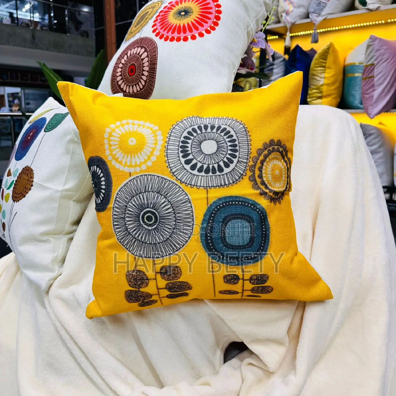 Retro Fashion Throw Pillow Covers 
Material: Cotton