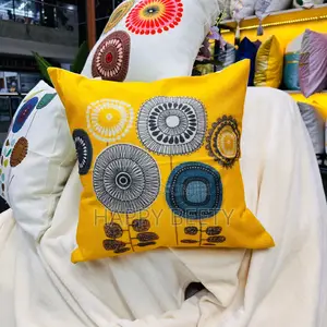 Retro Fashion Throw Pillow Covers 
Material: Cotton