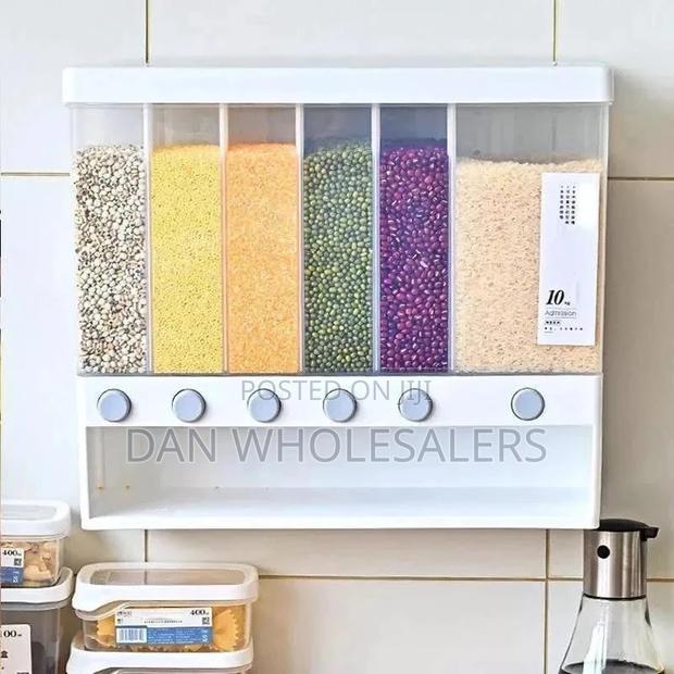 6 Compartment Dispenser Cereal