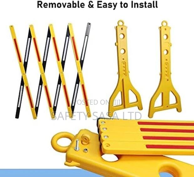 Reflective Expandable Foldable Barrier Extendable Baricades - thumbnail 3