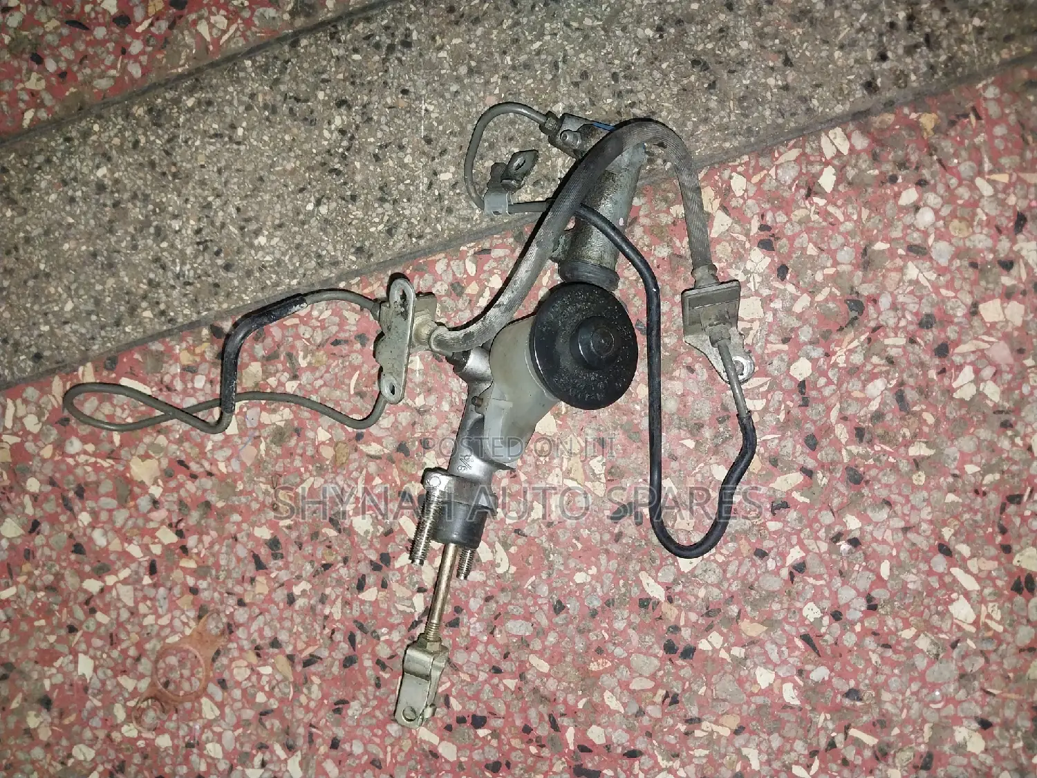 Upper Clutch Cylinder and Lower Clutch Cylinder Toyota 110