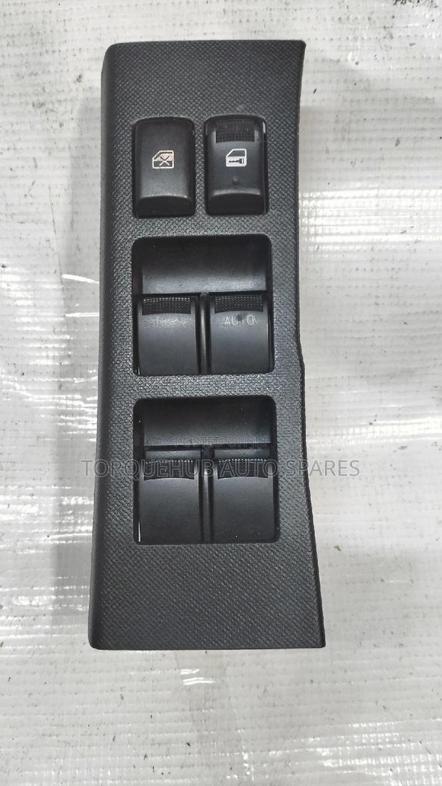 Isuzu D-Max 2012 Main Door Switch