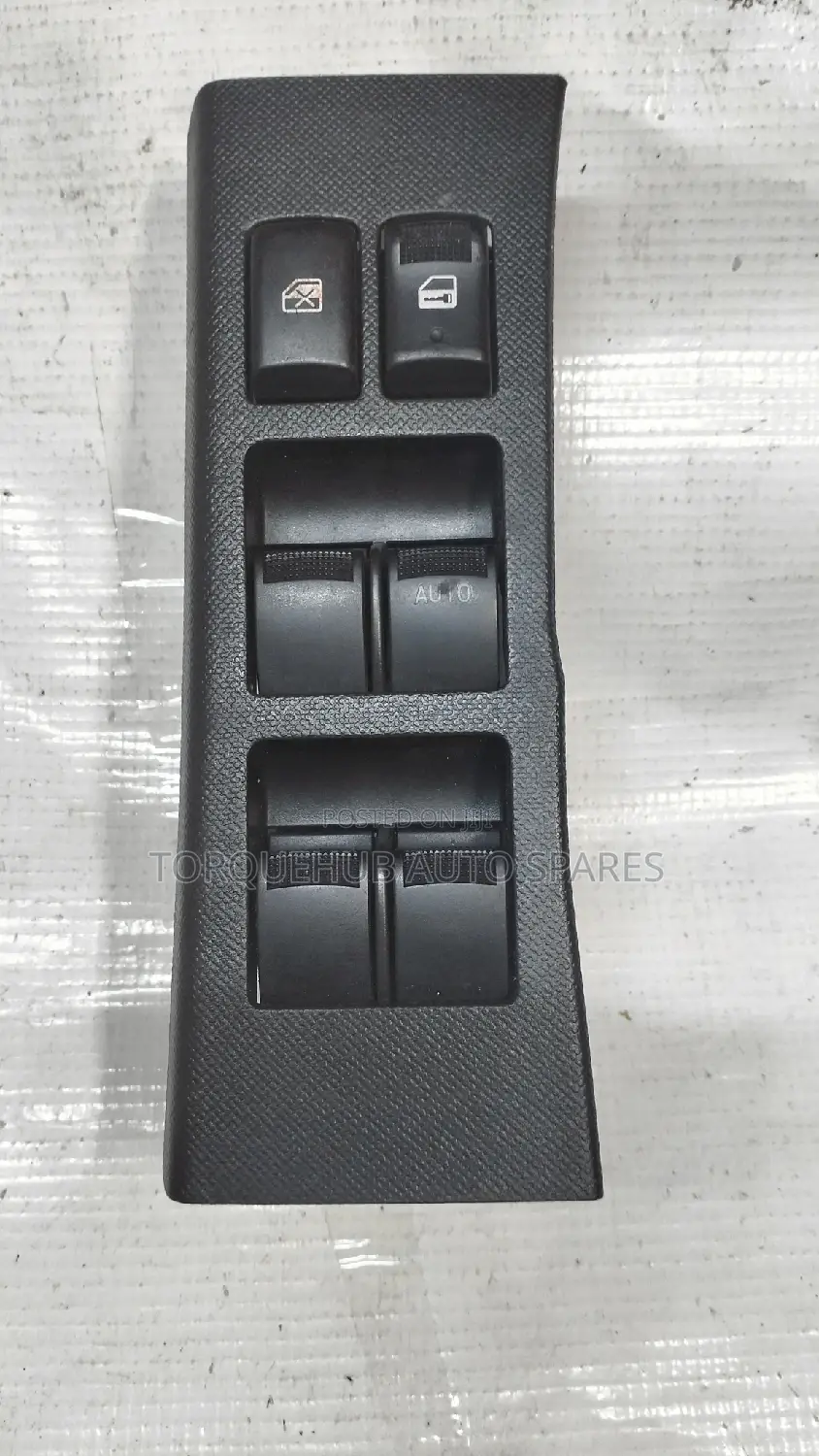 Isuzu D-Max 2012 Main Door Switch