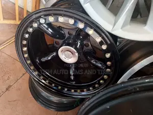 Banana Rims Size 16 Landrover Set