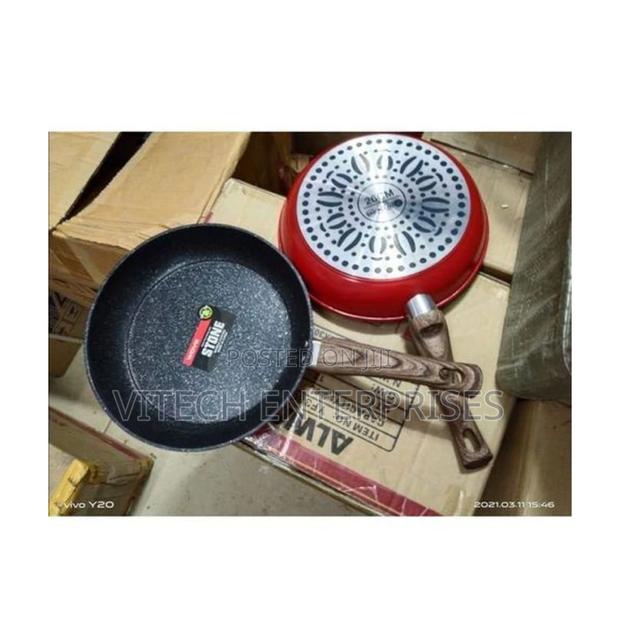 Stone High Quality Heavy Frying Pan With Wooden Handle