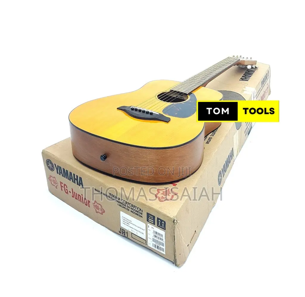 Yamaha JR1 FG Junior 3⁄4 Scale Acoustic Guitar With Bag