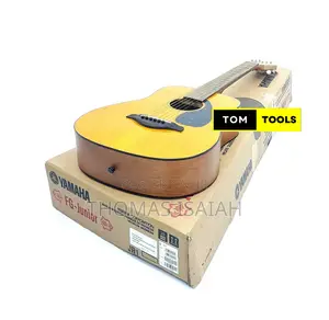 Yamaha JR1 FG Junior 3⁄4 Scale Acoustic Guitar With Bag
