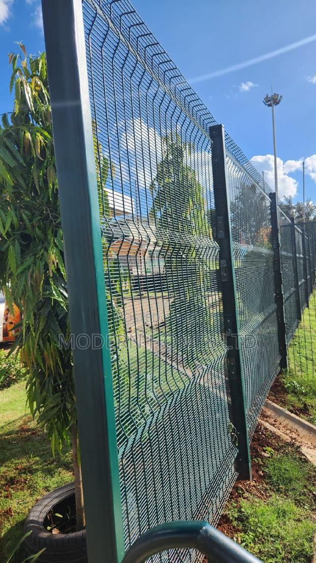 Boost Your Security With Mesh Fence 358! - thumbnail 3
