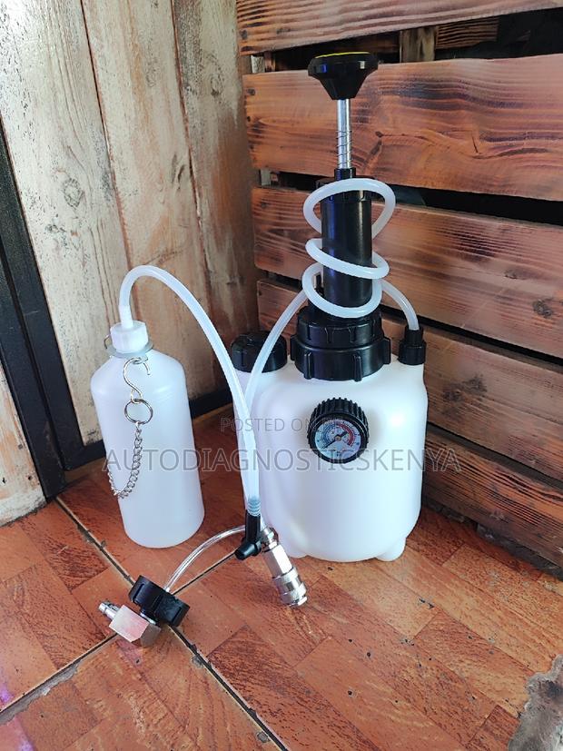 Vehicle Brake Fluid Exchanger and Bleeding Hand Pump Kit