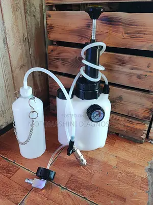Vehicle Brake Fluid Exchanger and Bleeding Hand Pump Kit