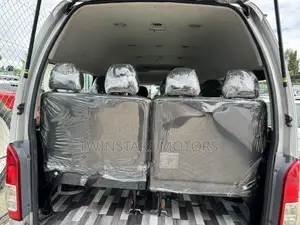 Toyota Grand HiAce 2017 Silver