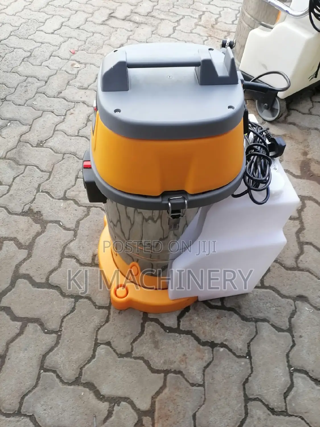 35l Wet and Dry Carpet Cleaner