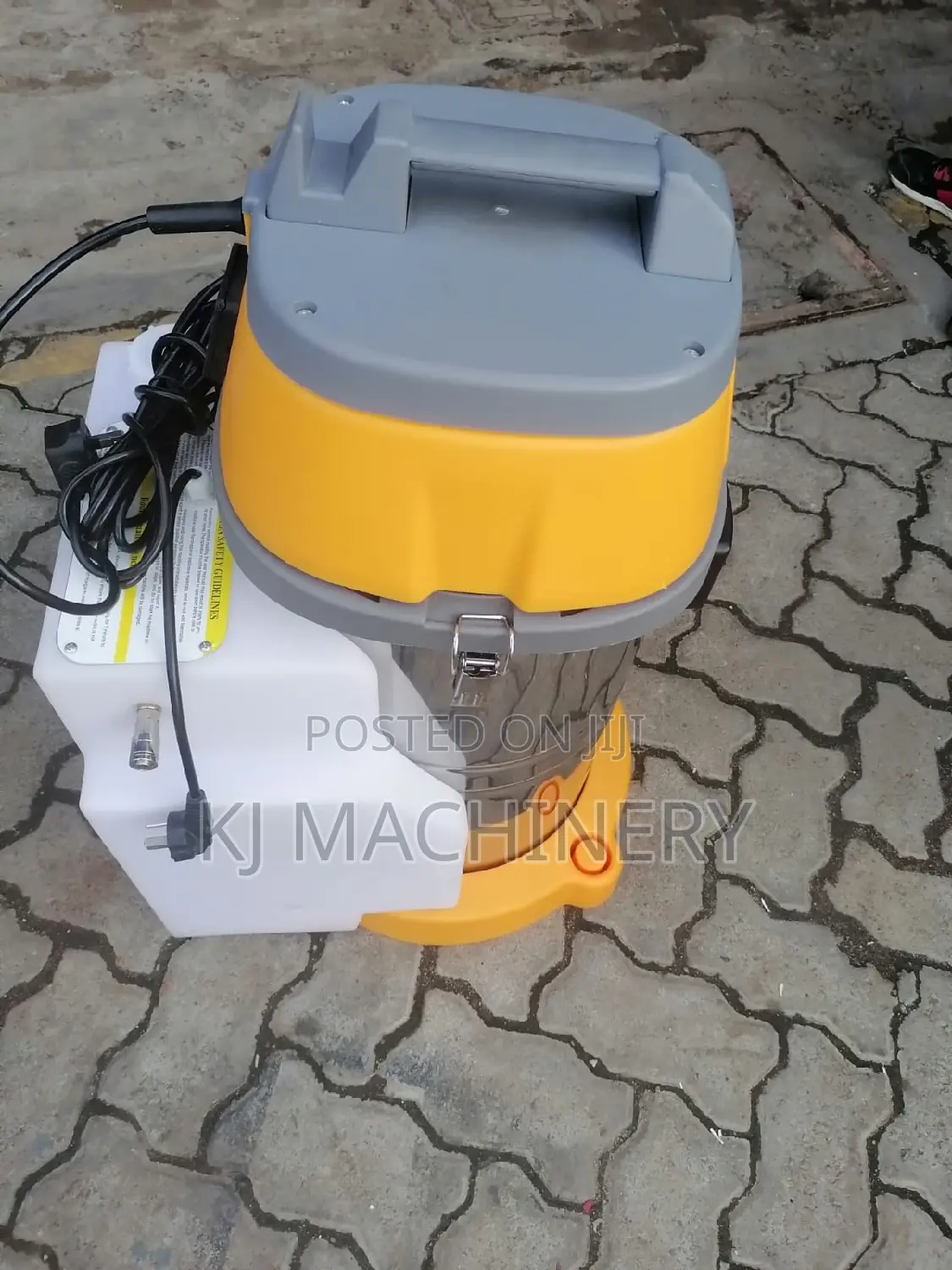 35l Wet and Dry Carpet Cleaner