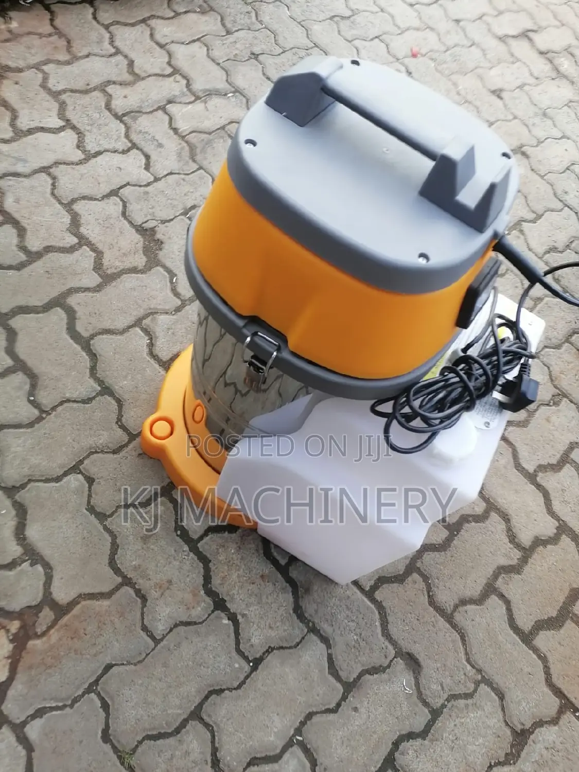 35l Wet and Dry Carpet Cleaner
