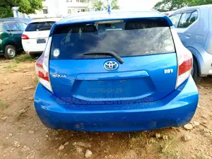 Toyota Aqua 2016 Blue