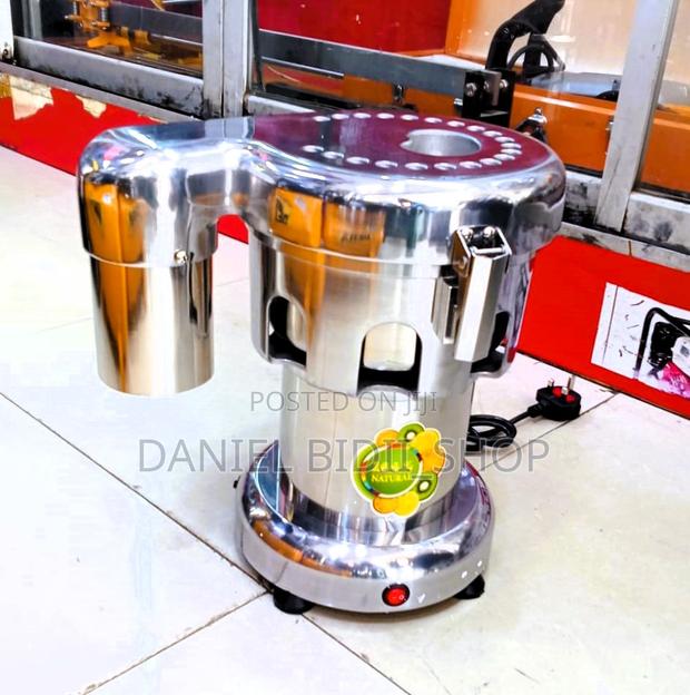 Commercial Juicer Machine - main view