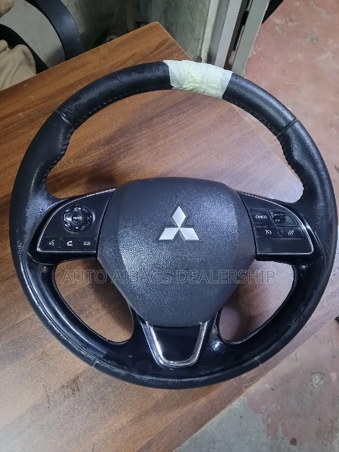 Mitsubishi Outlander Steàring Wheel.