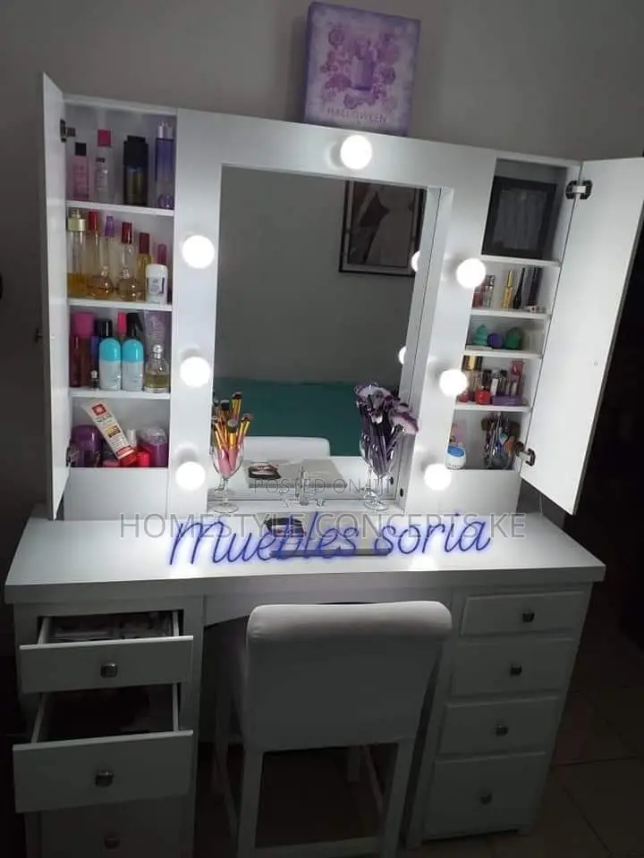 Vanity Nail Spa Beauty Salon Interiors