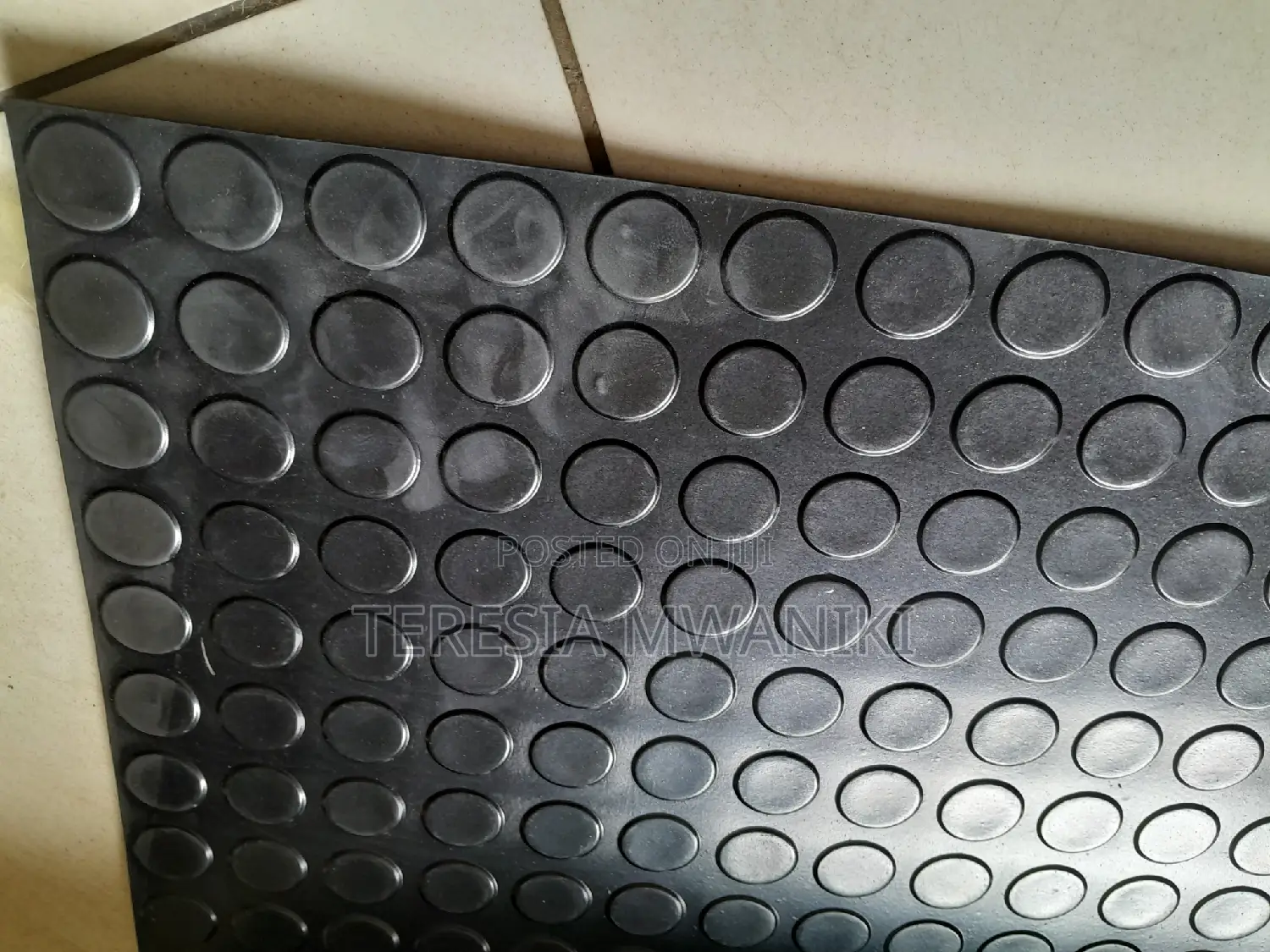 Anti- Slip Coin Rubber Floor
