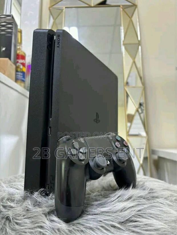 Ps4 Slim, 1TB Chipped. 19 Games Installed - main view