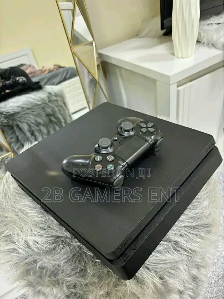Ps4 Slim, 1TB Chipped. 19 Games Installed