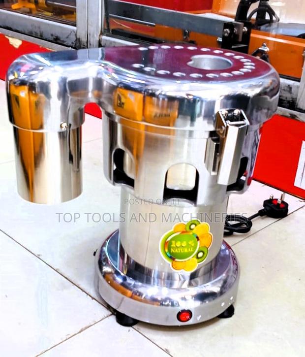 Commercial Juicer Machine - main view