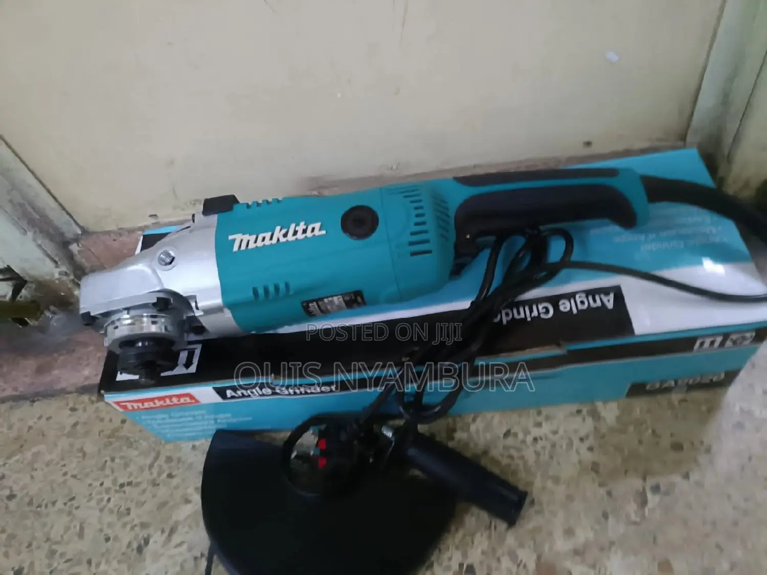 Makita Grinder/ Grinder.