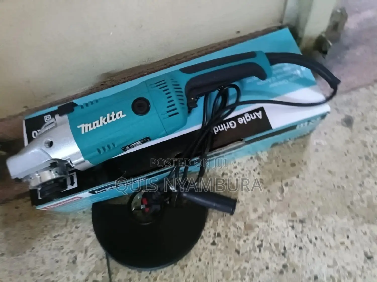 Makita Grinder/ Grinder.
