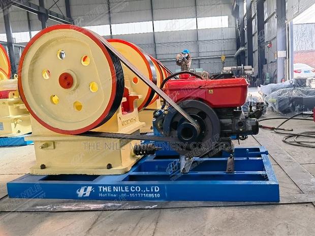 PE150*250 Diesel Jaw Crusher Tracked Mobile Crushing Machine - thumbnail 5