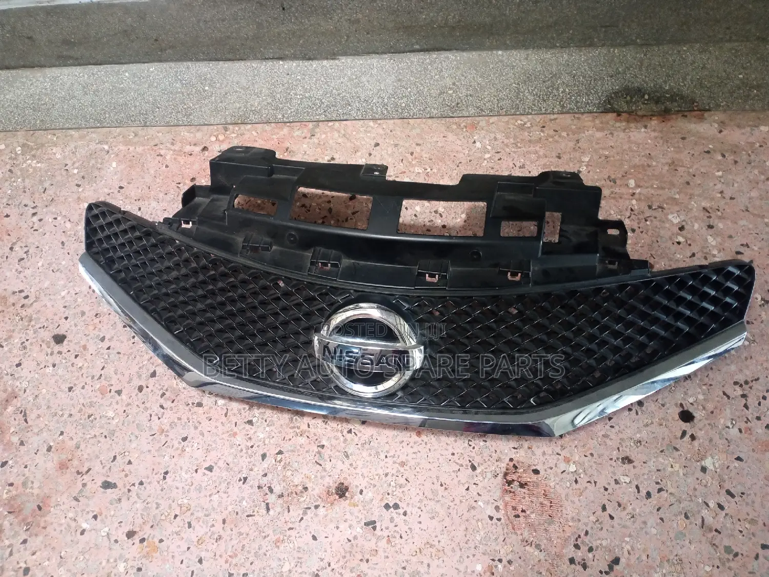 Nissan Note 2015 Grill