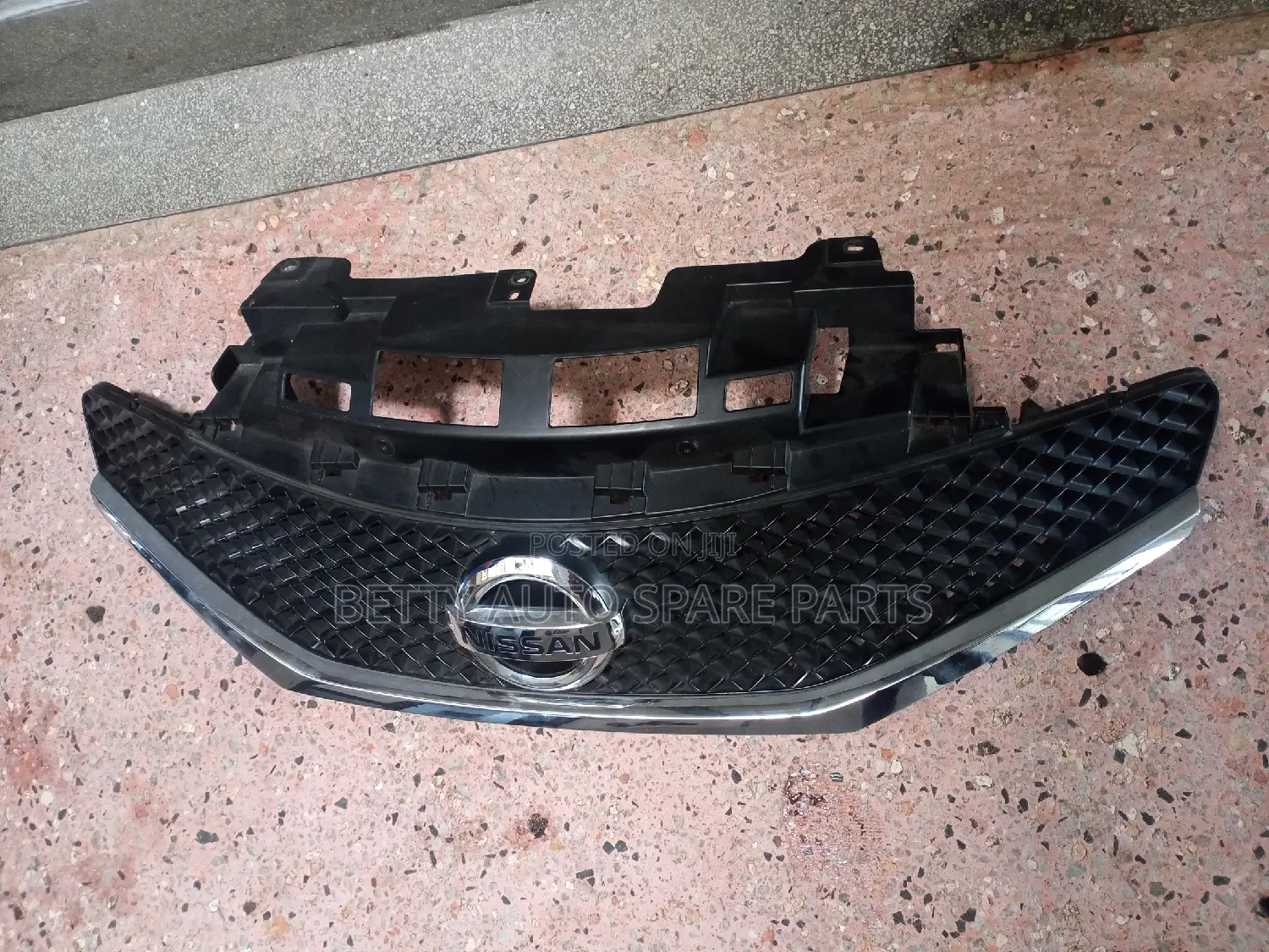 Nissan Note 2015 Grill