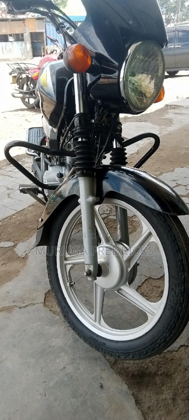 TVS HLX Plus ES 2024 Red - main view