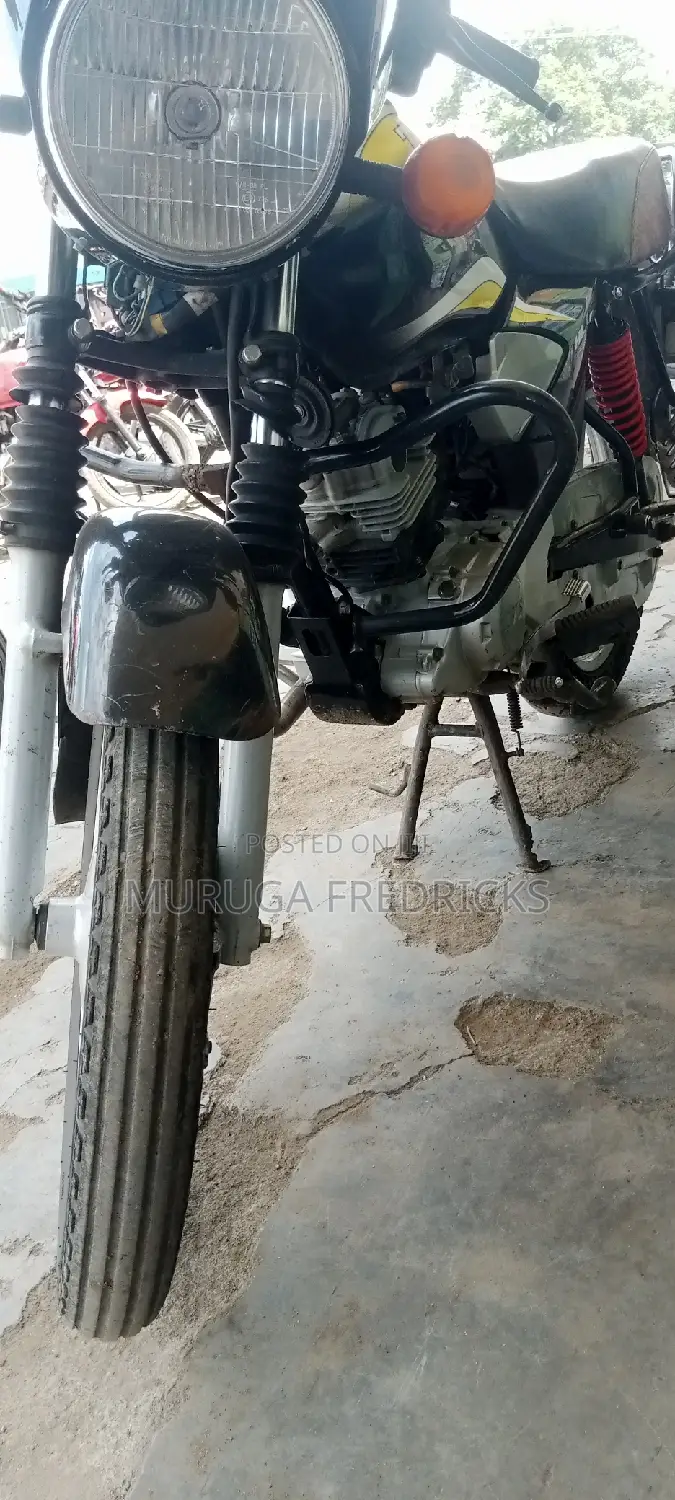 TVS HLX Plus ES 2024 Red