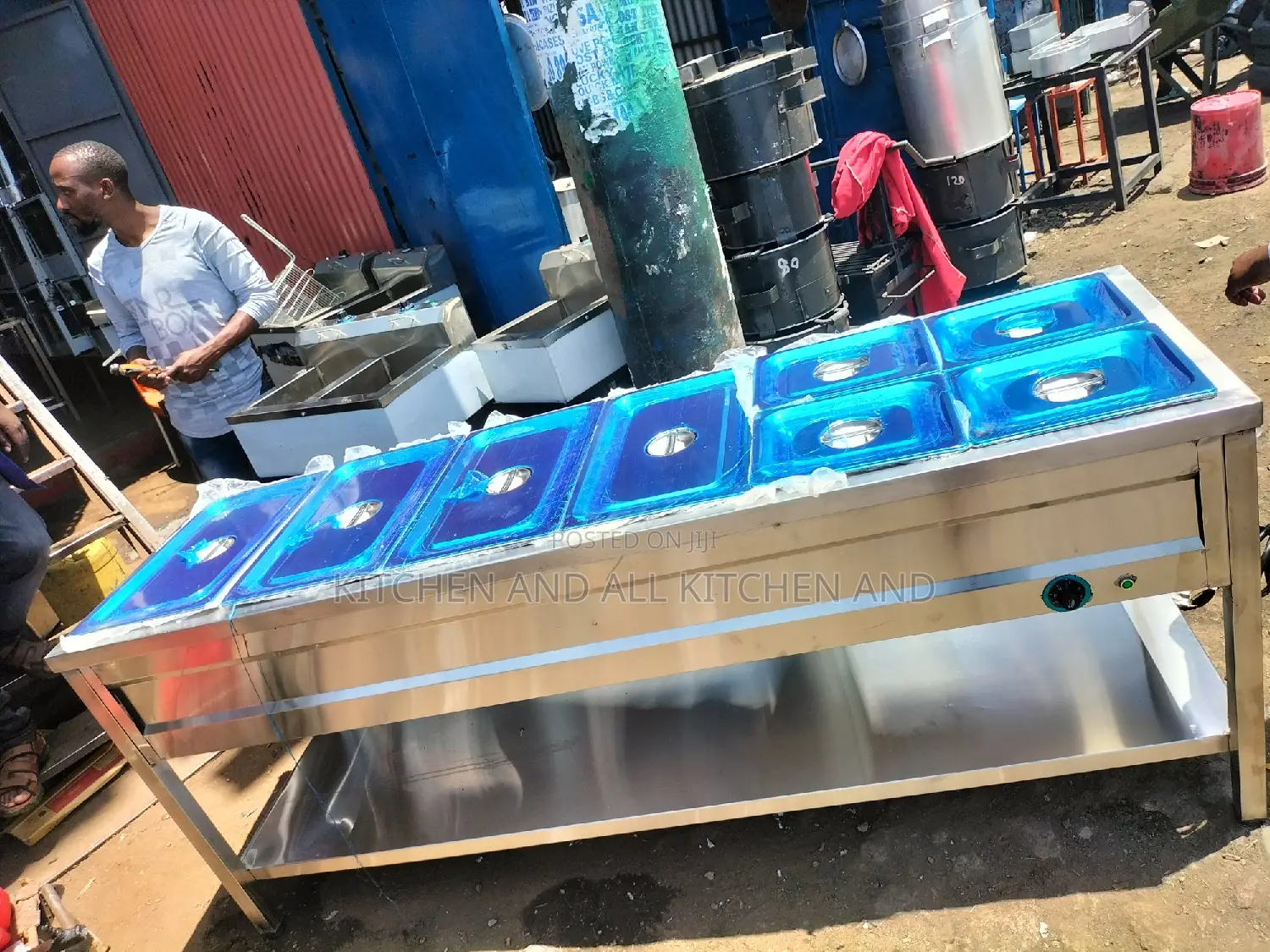 Food Display With an Undershelf