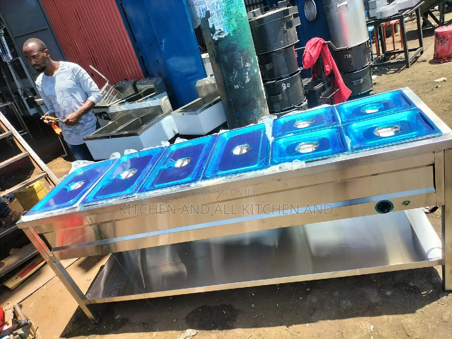 Food Display With an Undershelf