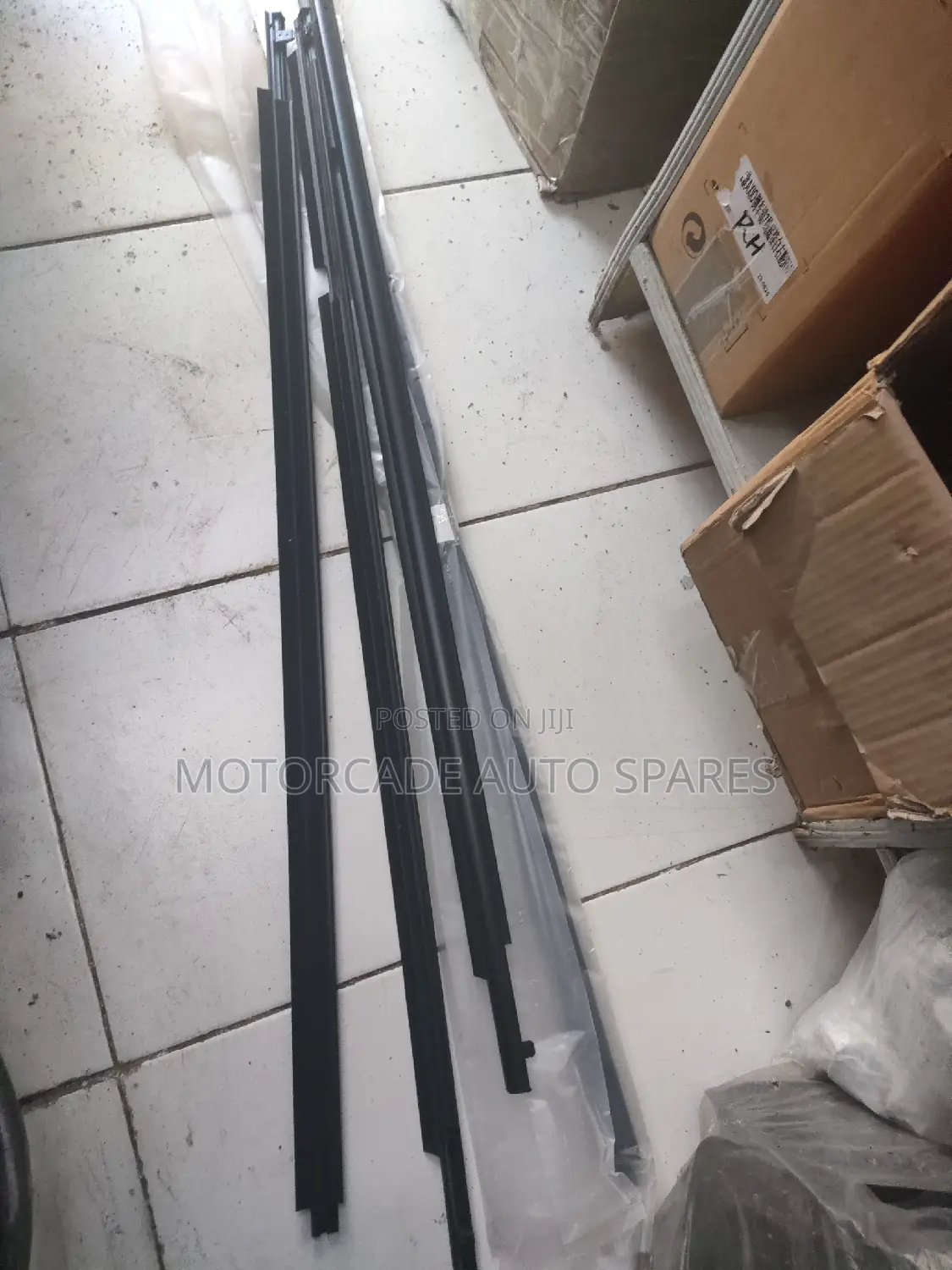 Toyota Landcruiser 100 Series Door Weather Strips Moulding