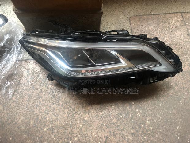 Toyota Crown Royal 2018 Headlight - thumbnail 3