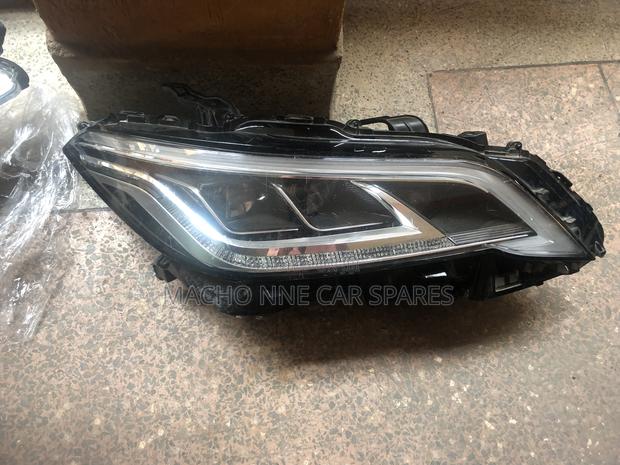 Toyota Crown Royal 2018 Headlight