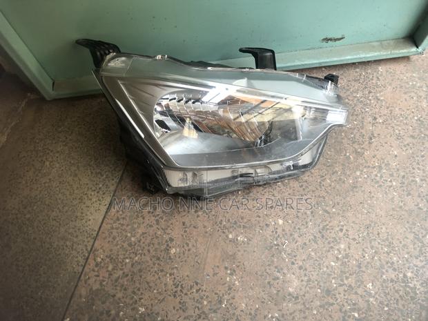 Isuzu Dmax 2018 Headlight - thumbnail 2