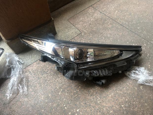 Toyota Estima 2015 Headlight