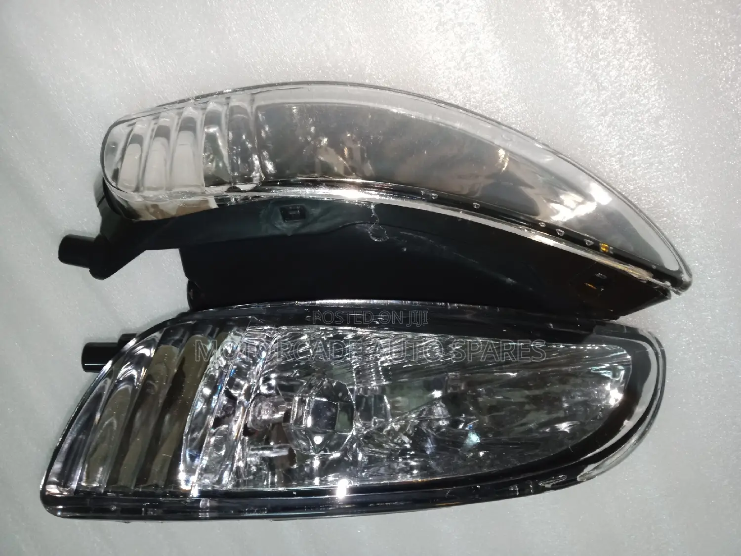 Toyota Harrier 240 Fog Lights