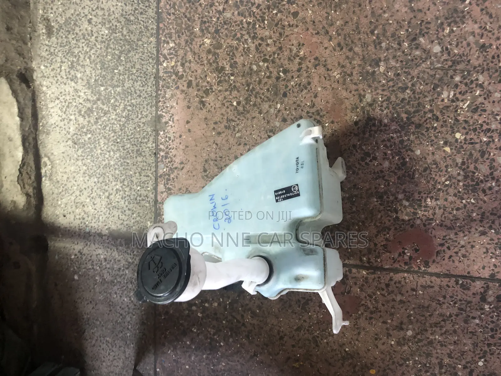 Toyota Crown 2015 Washer Bottle