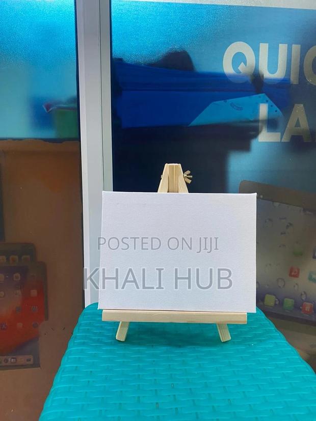 Canvas Board; Canvas Board; With Easel>< - main view