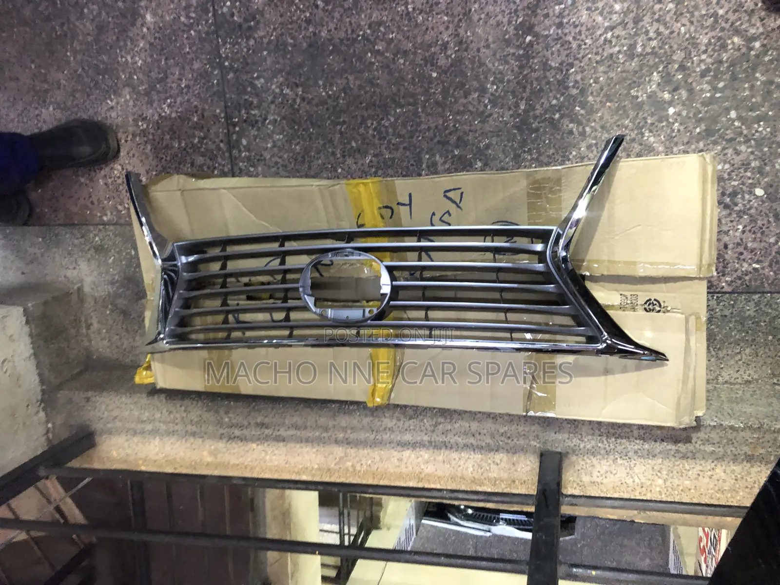 Lexus RX 450h Grill